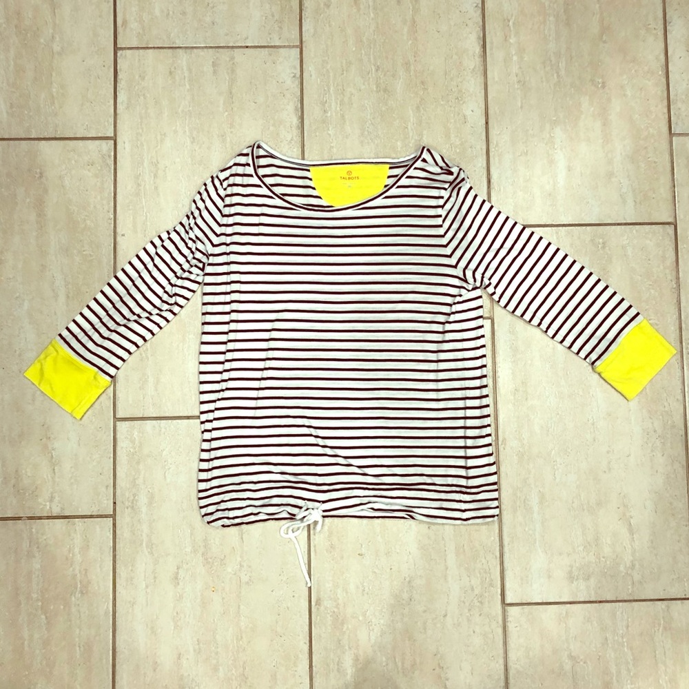 NWOT Super comfy athletic top